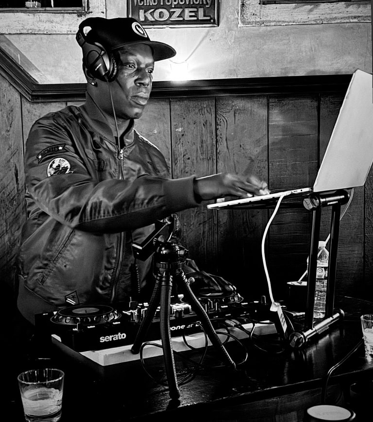 Williamsburg, Brooklyn – Madsol Desar (DJ set)